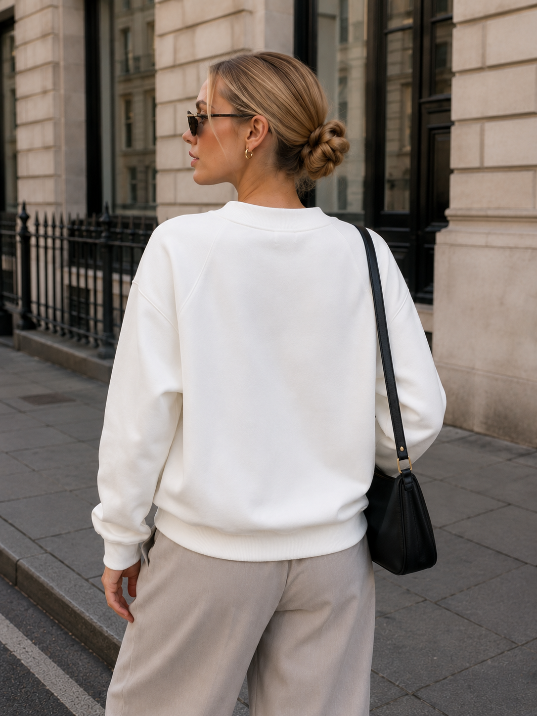 Premium Crew Neck Sweatshirt – Heavyweight Women’s Pullover